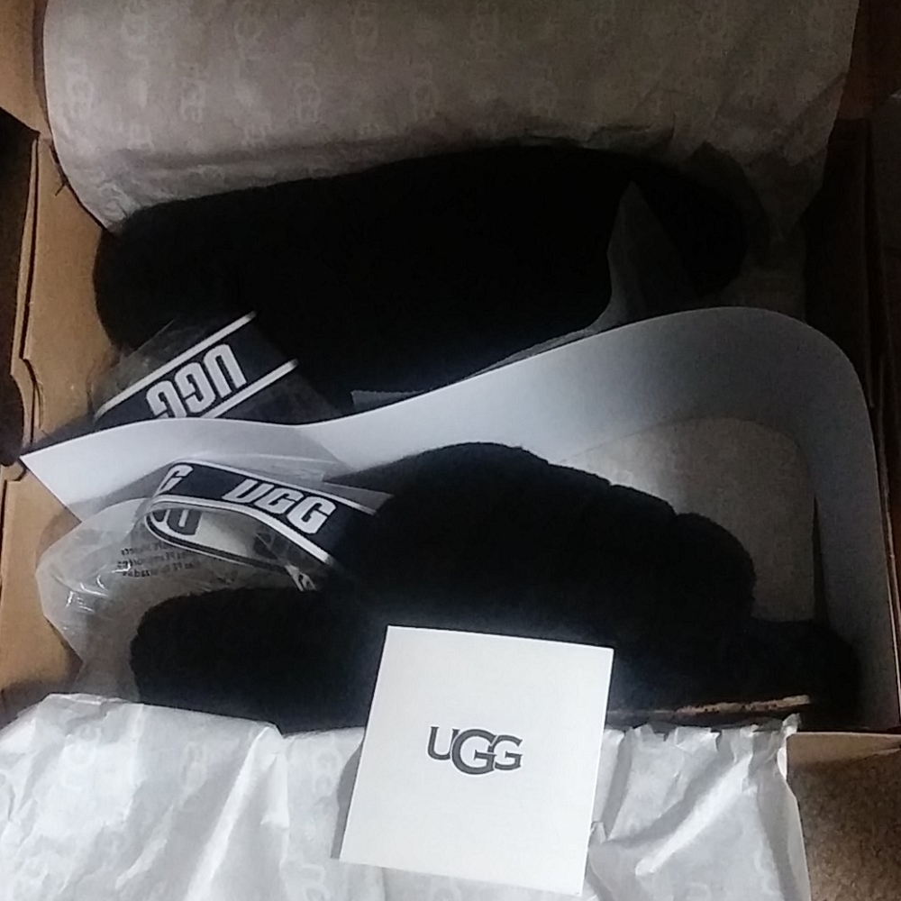 UGG Fluff yeah slides